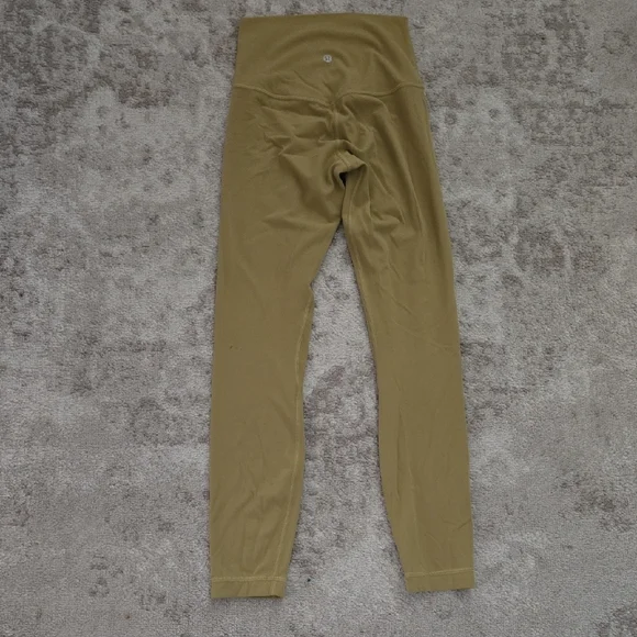 Lululemon‎ High Waisted Crop Legging Size 2 - Picture 3 of 5